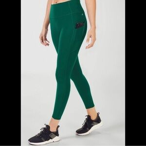 Fabletics PureLuxe Oasis High Waisted 7/8 Leggings NWT